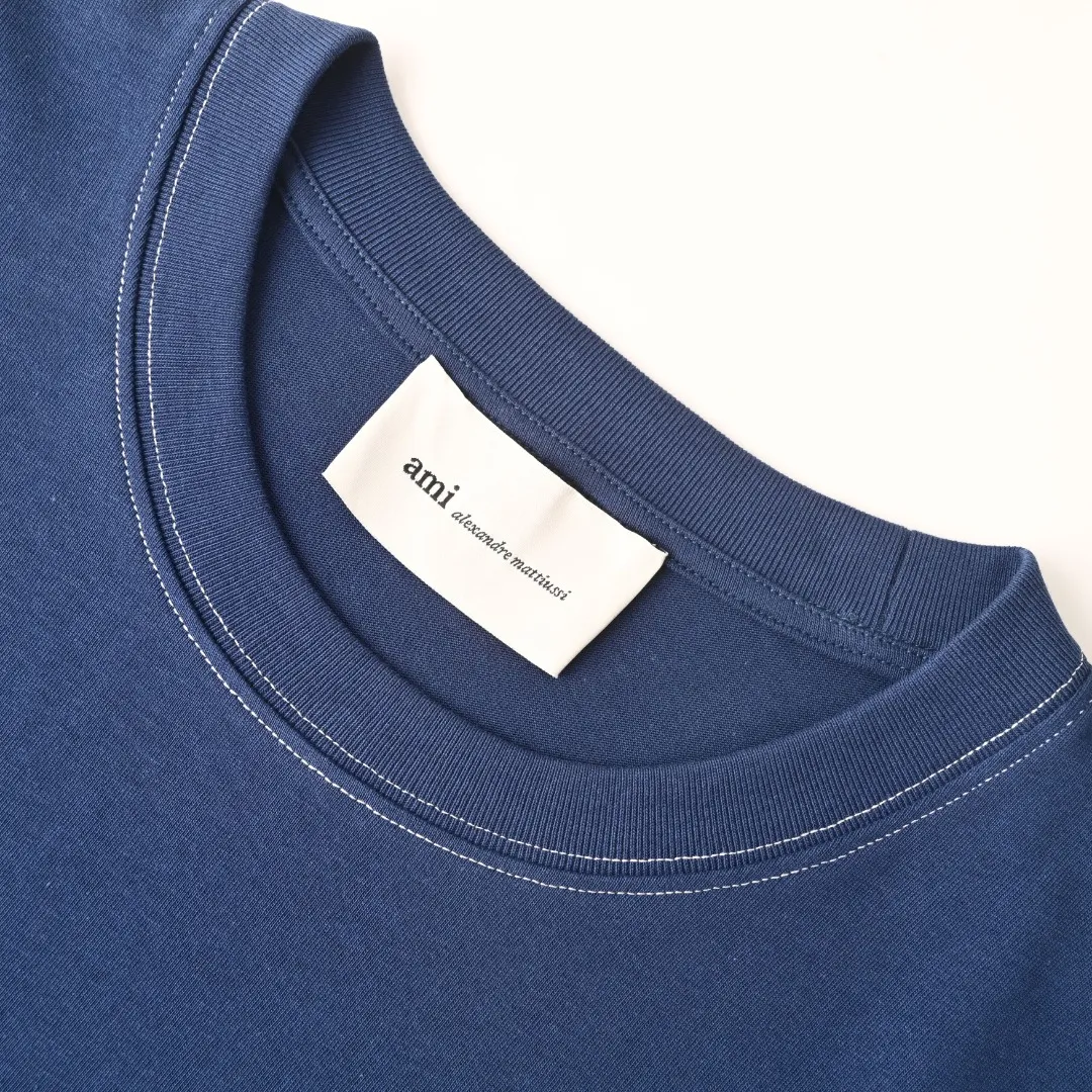 (Higher version) AMI PARIS topstitch love outline ADC box short-sleeved T-shirt purchased and developed by Authentic 1700, 32 counts of 100% plain combed cotton 230g, 1*1 matching double yarn rib 260g, imported embroidery, fabric wash, customized 1:1 trademark, fitted version Size: S-XL